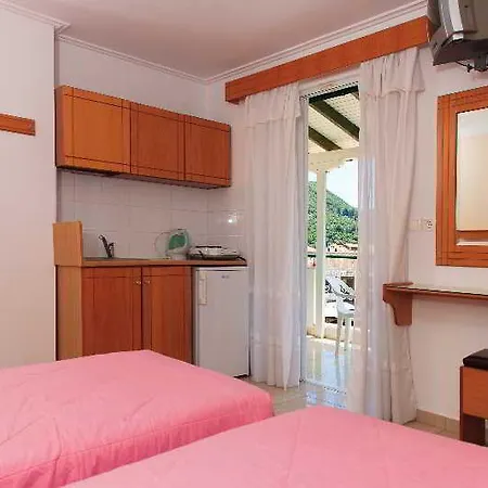 Cosmopol 3* Lefkada City