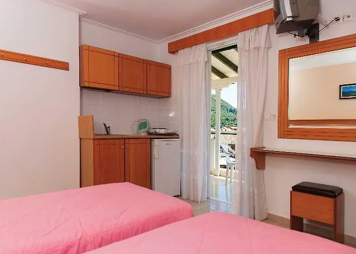 Cosmopol 3* Lefkada City